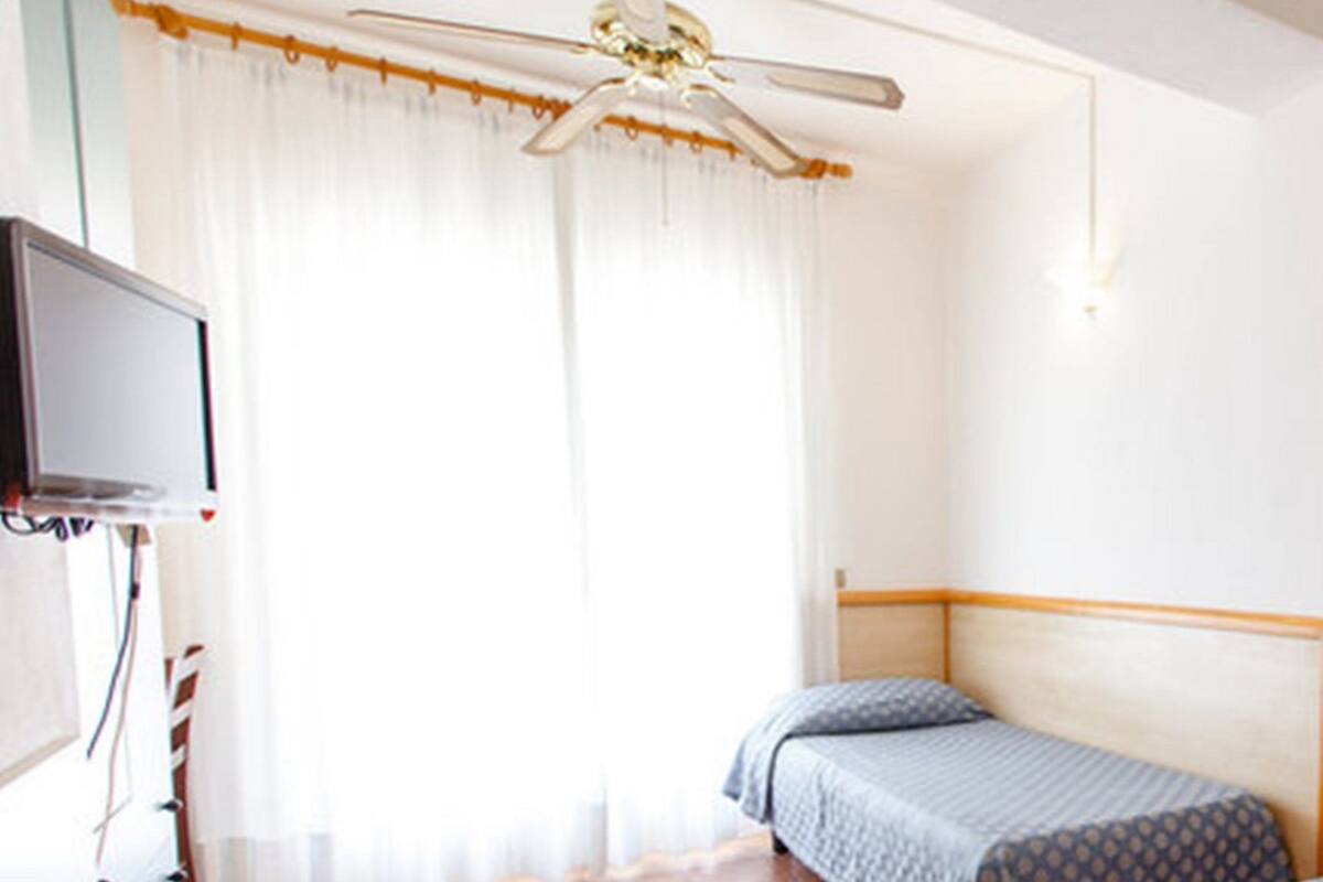 Single Room, Lake View