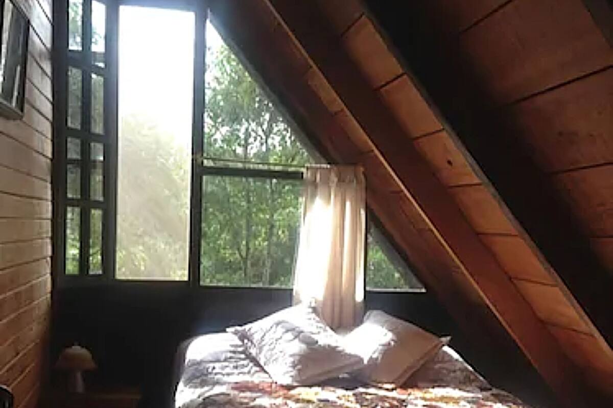 Standard Room King Size | Wi-Fi gratis dan seprai linen