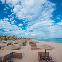 Privéstrand vlakbij, parasols, duiken, snorkelen