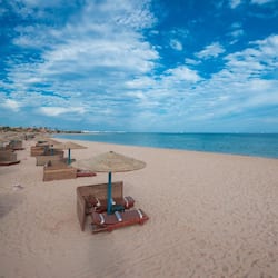 Privéstrand vlakbij, parasols, duiken, snorkelen