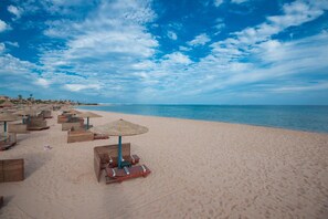 Private beach nearby, beach umbrellas, scuba diving, snorkelling - Shams Safaga Resort - All inclusive (Safaga)