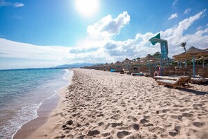 Playa privada, toallas de playa, buceo, ski acuático