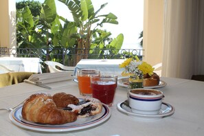 Petit déjeuner continental compris tous les jours