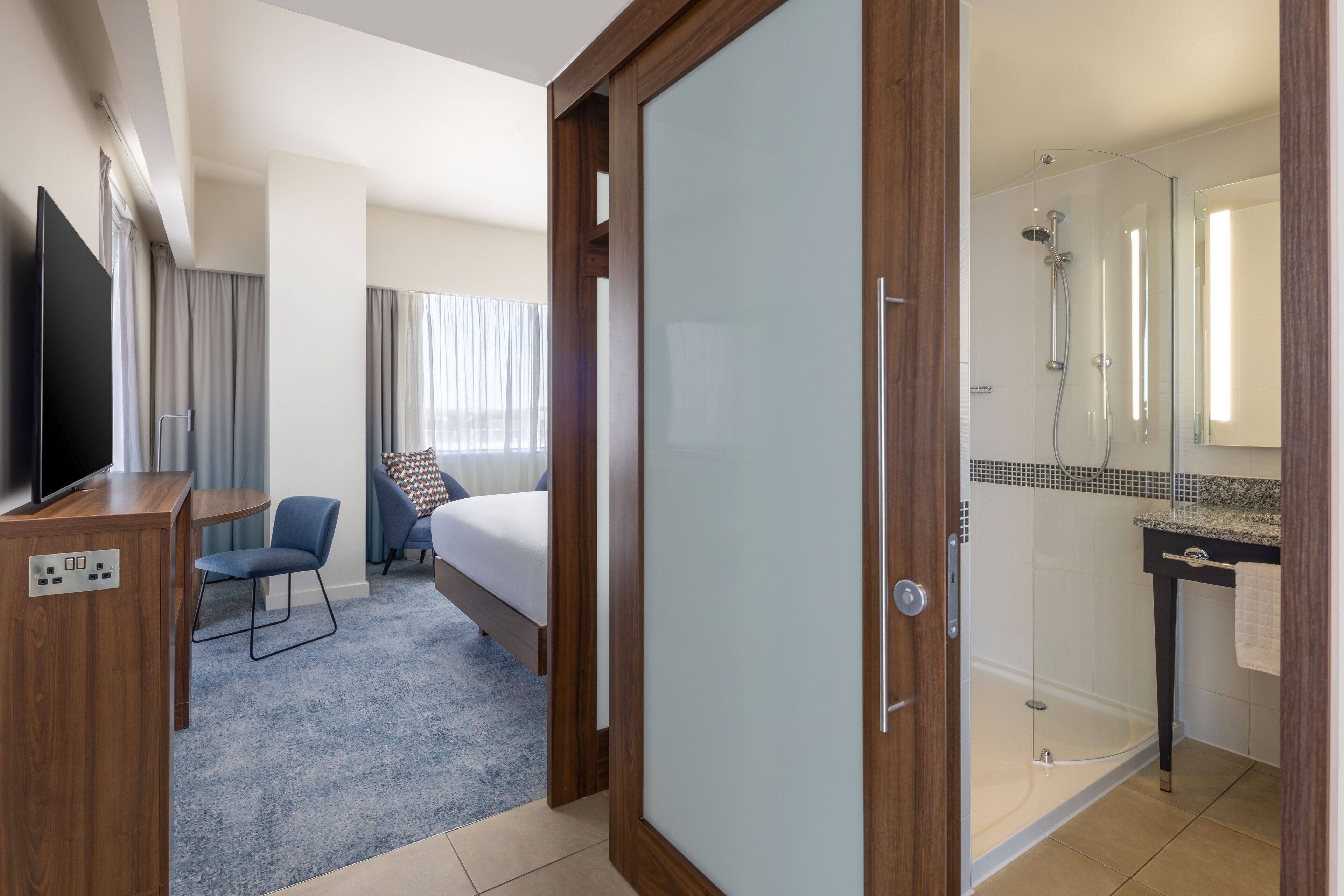 room, 1 queen bed, corner | view from room