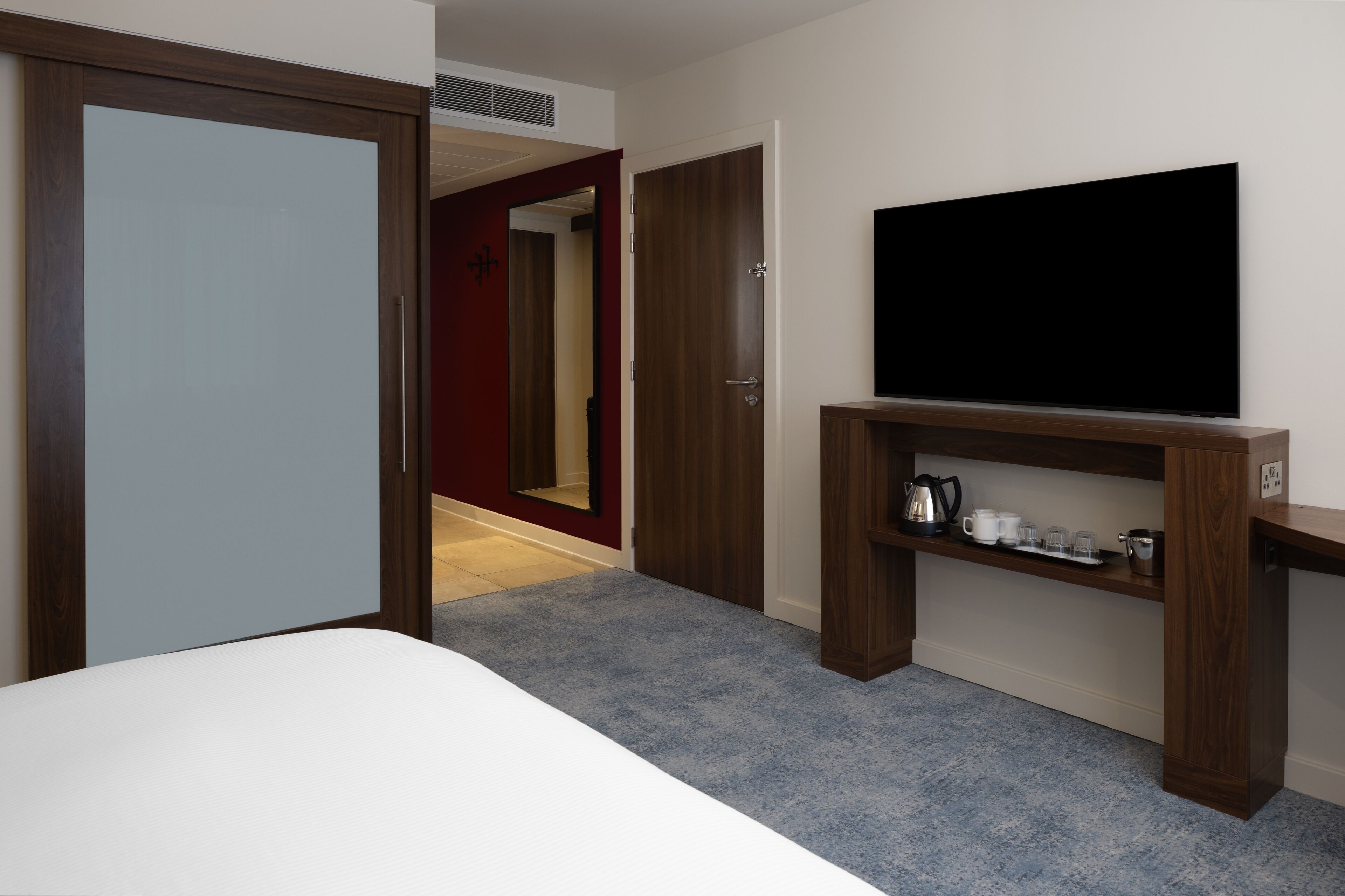 room, 1 queen bed, accessible | in-room safe, desk, laptop workspace, blackout curtains