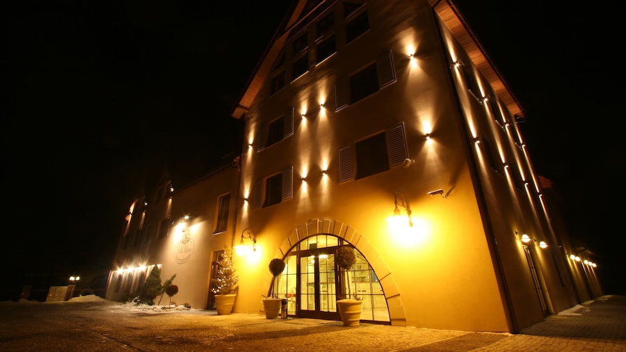 Villa Estera - Hotel & Restauracja