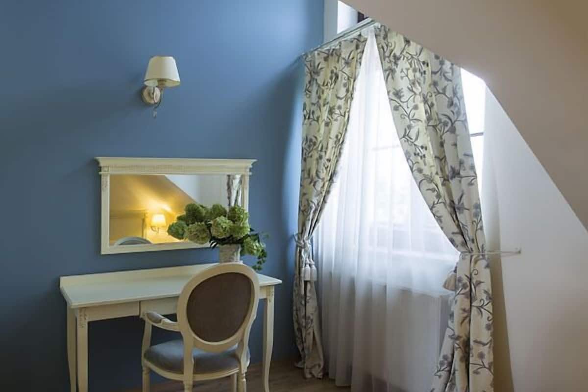 City Apartment | 1 bedroom, down comforters, individually decorated