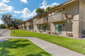 Standard Room, 2 Queen Beds, Non Smoking, Golf View | Exterior - Quality Inn Umatilla - Hermiston (Umatilla)