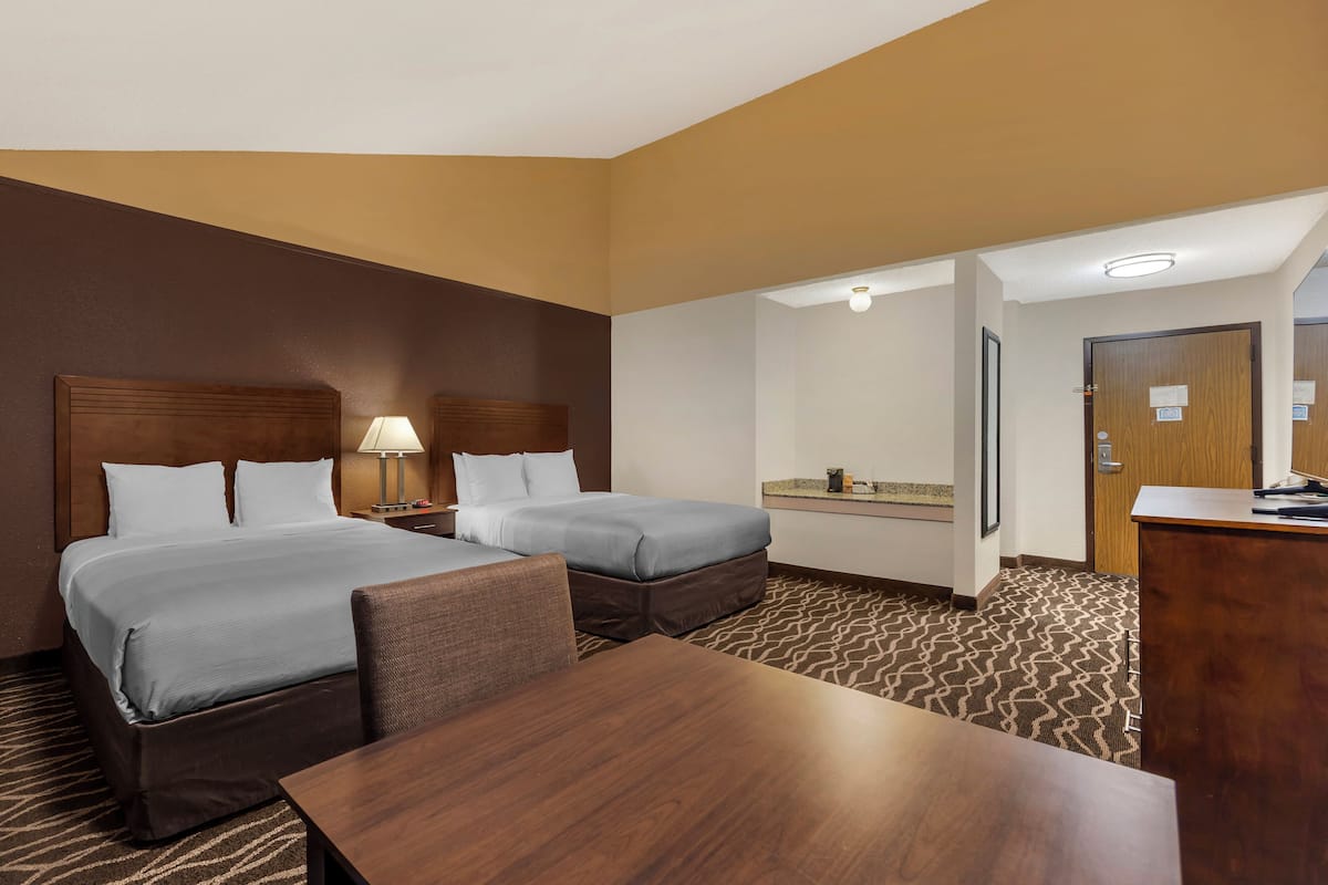 Iron/ironing board, cribs/infant beds, rollaway beds, free WiFi