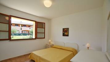 Estudi | Bressols, llits addicionals, Internet per cable gratuïta i roba de llit