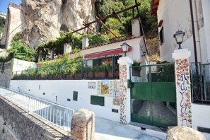 Front of property - Villa Adriana B&B (Amalfi)