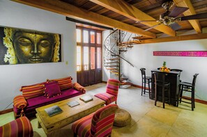 Deluxe Apartment | Living area | Flat-screen TV - Casa Cordoba Roman (Cartagena)