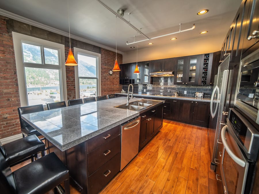 Executive Suite | Private kitchen | Shared fridge, microwave