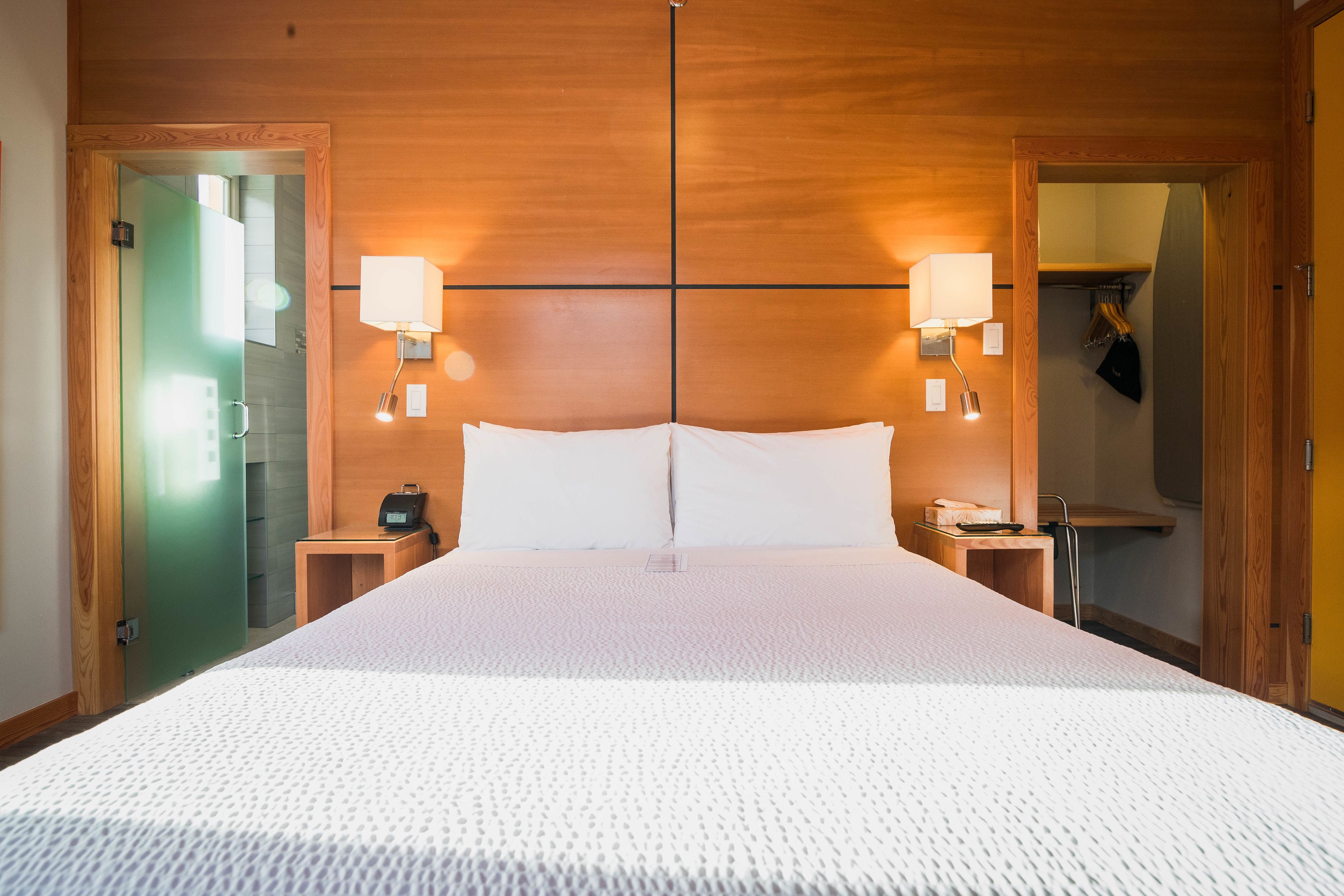 Deluxe Room, 1 Queen Bed, Mountain View | Down comforters, desk, laptop workspace, iron/ironing board