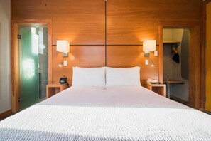 Deluxe Room, 1 Queen Bed, Mountain View