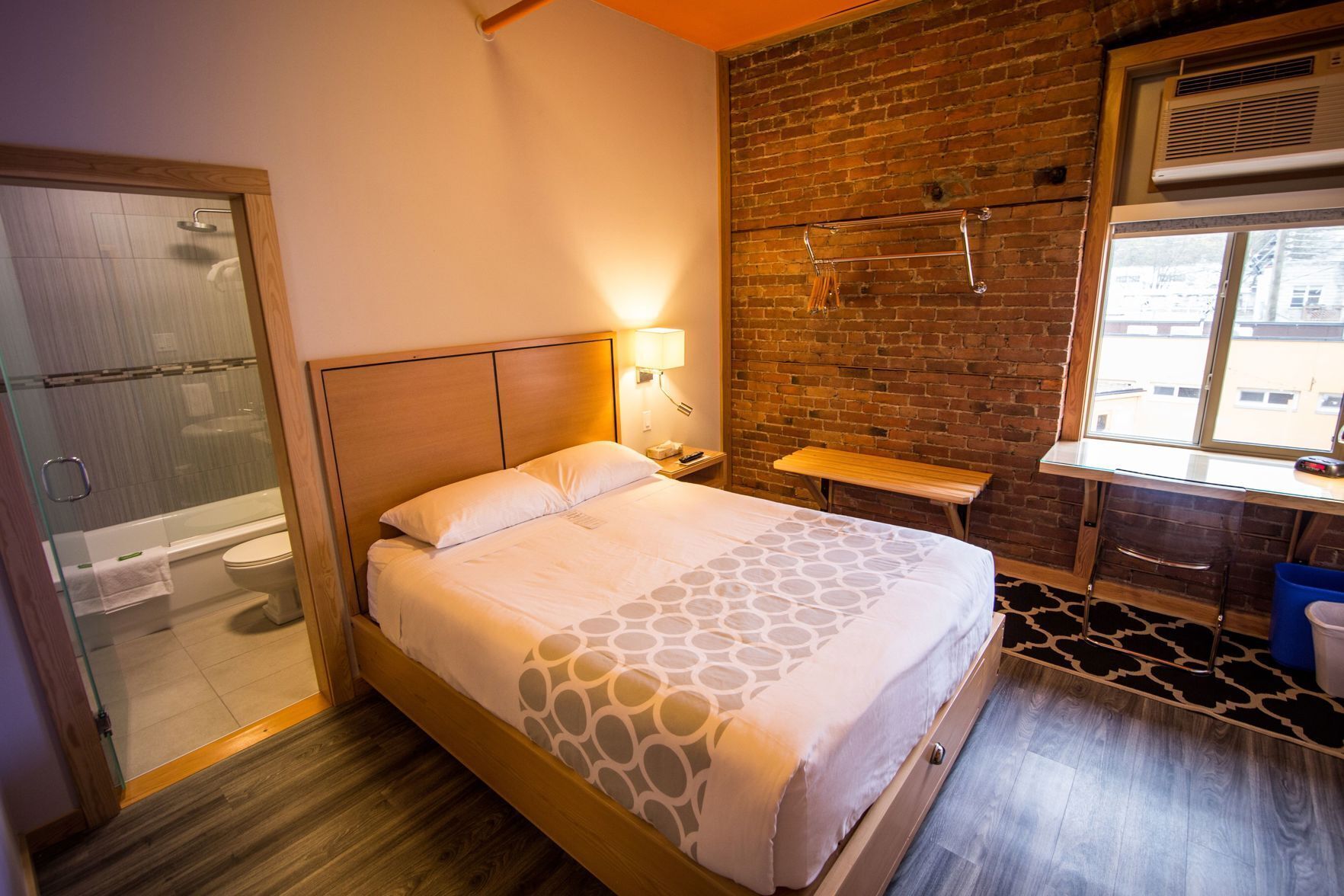 Gebar bulu kapas, meja, ruang kerja komputer riba 