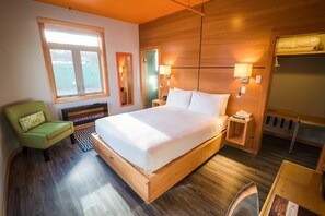 Down duvets, desk, laptop workspace, iron/ironing board - The Adventure Hotel (Nelson)