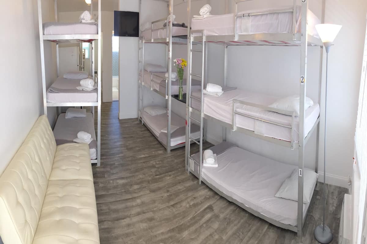 Slaapzaal (12 Bed Mixed Dormitory) | 1 slaapkamer, gratis wifi, beddengoed
