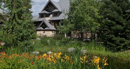 Stoney Creek Lagoon - Whistler Premier