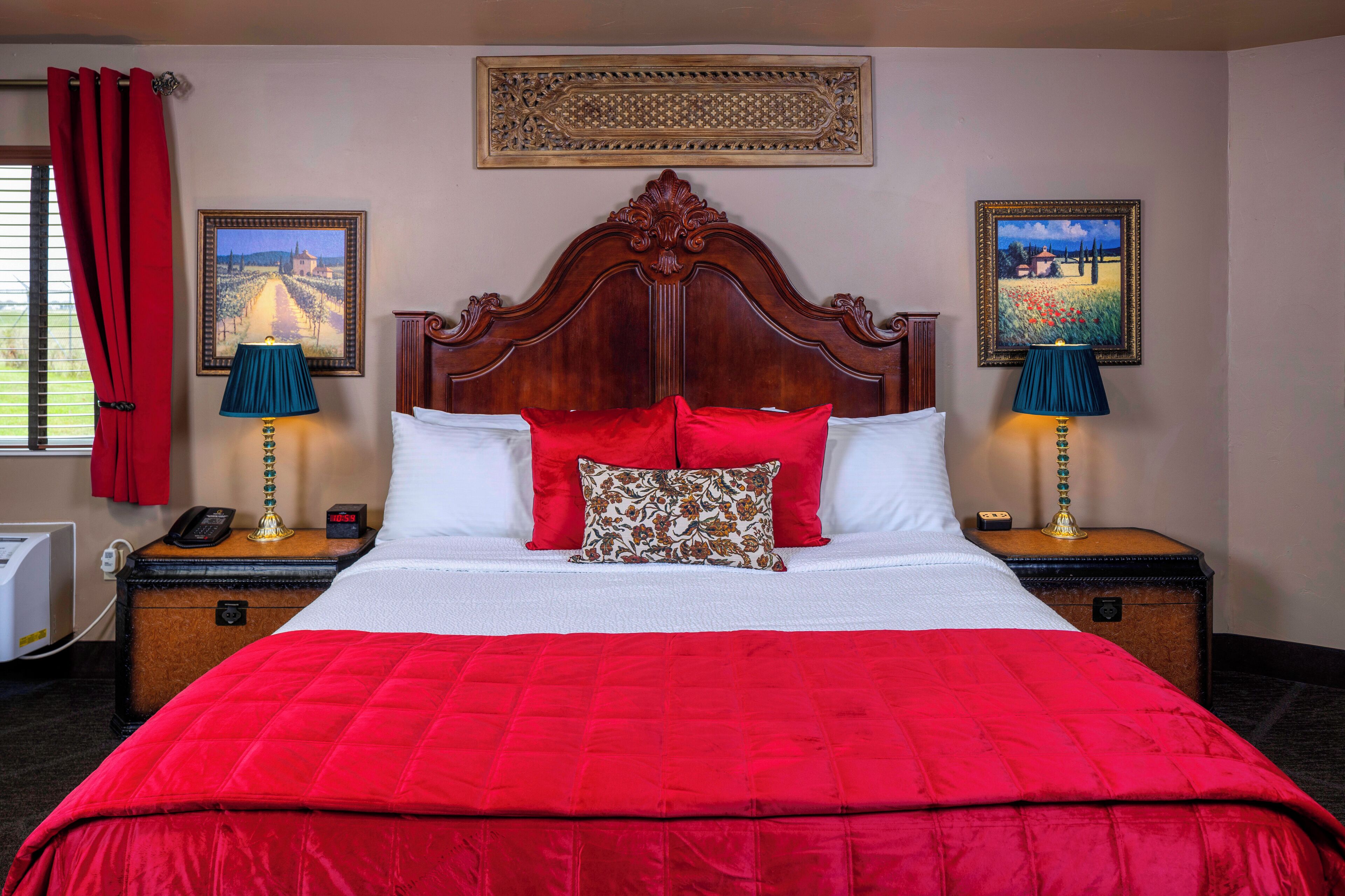 Habitación romántica | Camas con pillow-top, escritorio y espacio para trabajar con laptop 