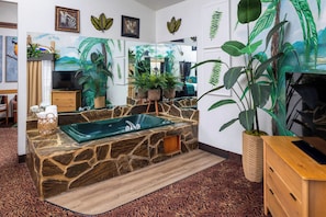 Romantic Room | Private spa tub