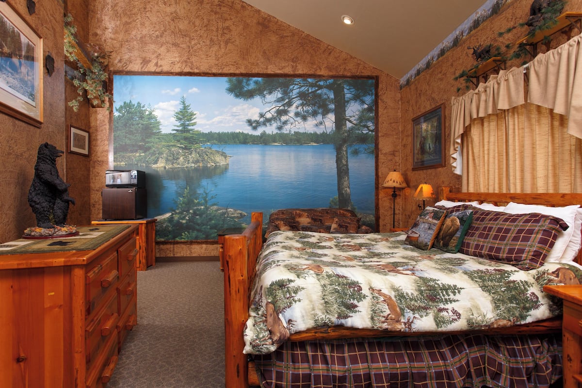 Pillow-top beds, desk, laptop workspace, blackout curtains