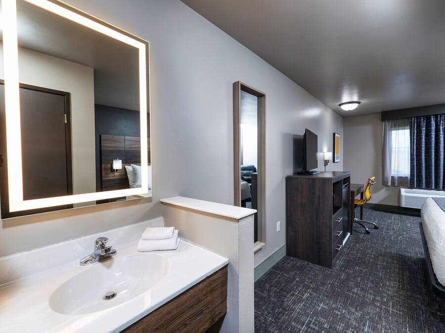 Deluxe Room, 1 King Bed