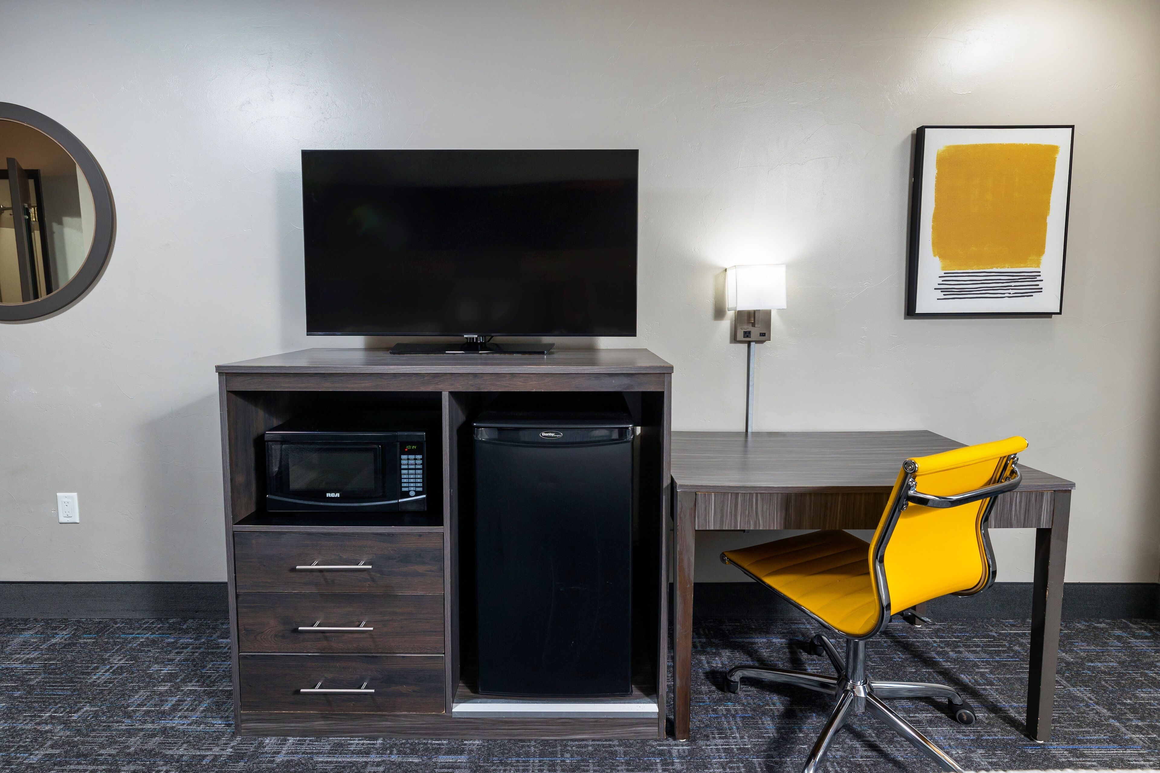 deluxe room, 1 queen bed | pillow-top beds, desk, blackout curtains, iron/ironing board