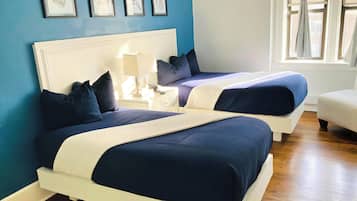 Chambre Standard avec lits jumeaux, 2 lits jumeaux | Coffre-fort, fer et planche à repasser, accès au Wi-Fi (inclus)