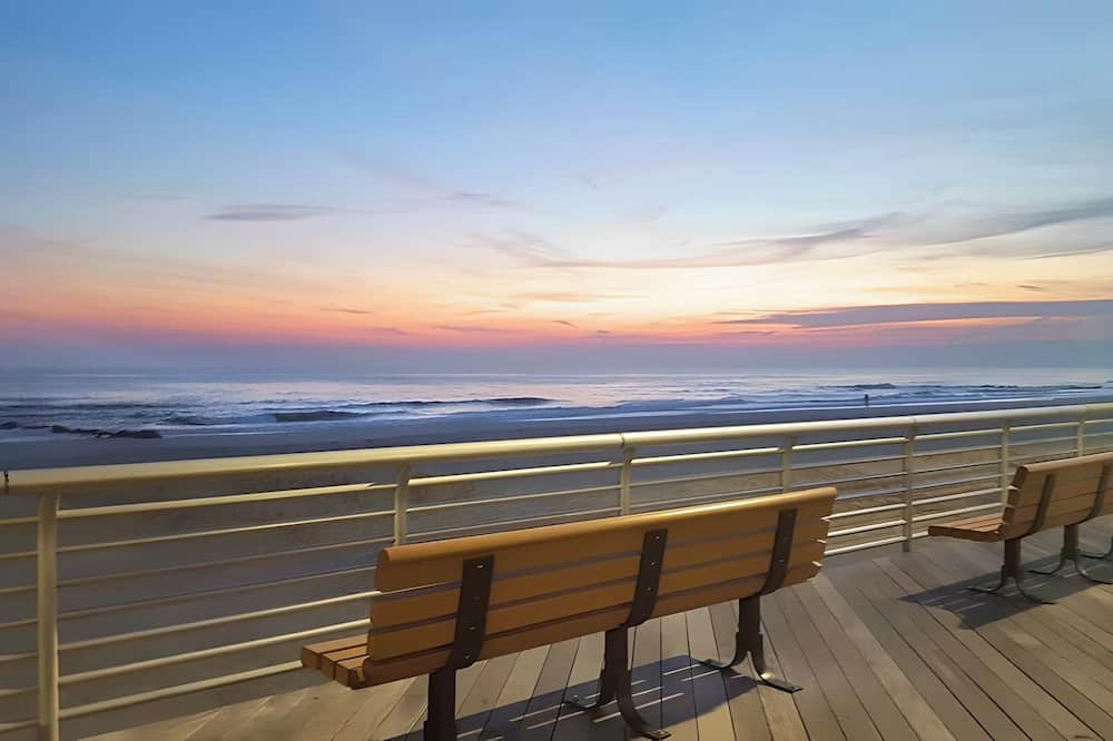 Long Beach Hotel