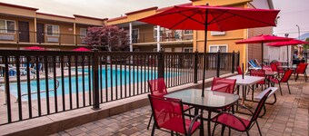 Sahara Courtyard Inn Penticton