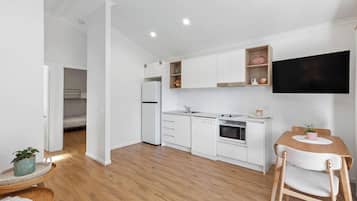 特級小屋 (Sleeps 5 - Dog Friendly) | 私人廚房 | 雪櫃、微波爐、爐具、洗碗機
