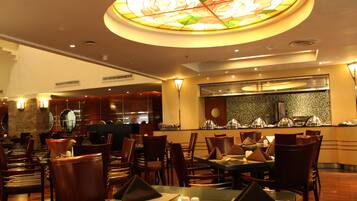 Breakfast (IDR 135000 per person)