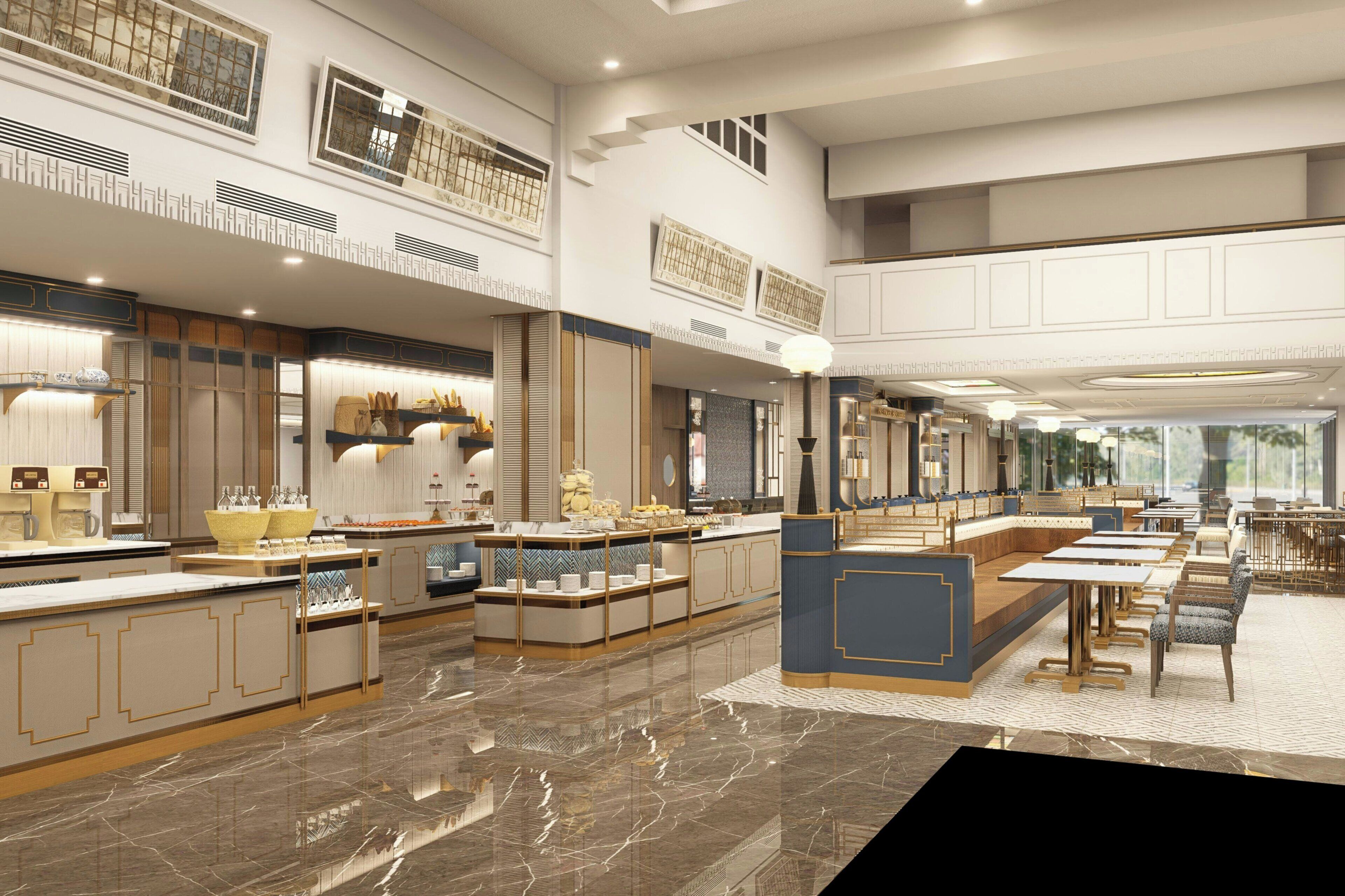 Eine großzügige Hotelhalle mit einer zentralen Rezeption, mehreren Esstischen und einem Marmorboden.