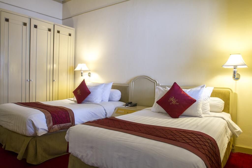 Minibar, in-room safe, desk, blackout curtains