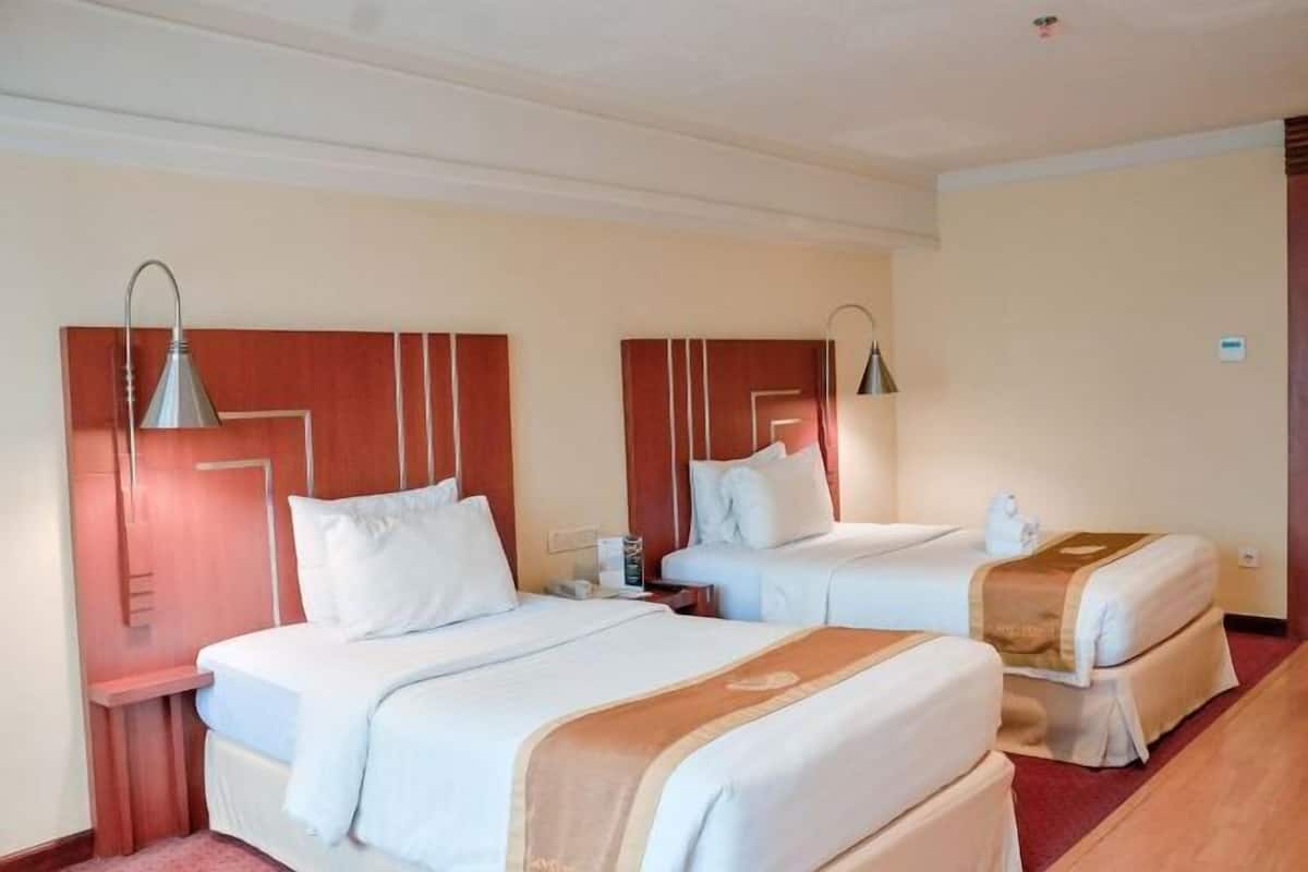 In-room safe, desk, laptop workspace, blackout curtains