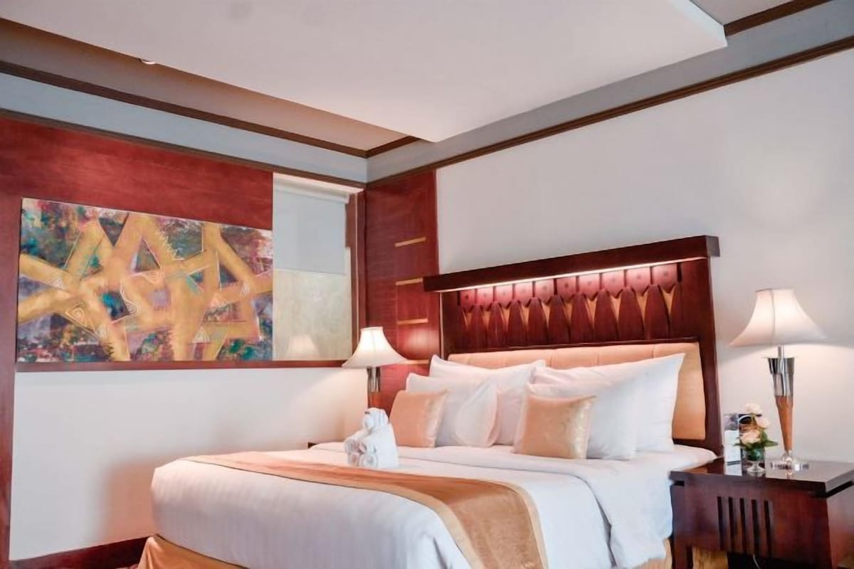 In-room safe, desk, laptop workspace, blackout drapes