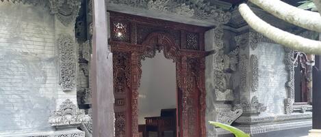 Phòng đôi Superior, 2 phòng ngủ, quang cảnh vườn | Phòng tắm | Buồng tắm vòi sen, đồ dùng nhà tắm được thiết kế riêng, máy sấy tóc