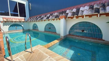 Seasonal outdoor pool