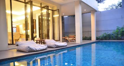 Jasmine Cozy Villa 3 BR Heated Pool and Billiard
