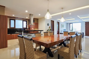 Villa | Dining room