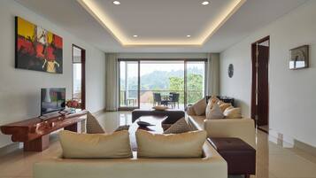 Vila | Area keluarga | Televisi layar datar 40-inci dengan saluran TV satelit dan TV plasma