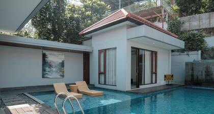 Kirei Mountain View 7BR Villa with a Private Pool