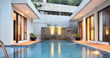 Kirei Mountain View 7BR Villa with a Private Pool