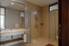 Bathroom - Kirei Mountain View Villa 7 Br With Heated Pool (Bandung)