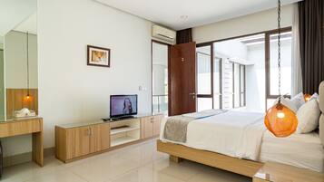 4 Bedrooms Villa with Private Pool | 4 bedrooms, premium bedding, Select Comfort beds, individually decorated