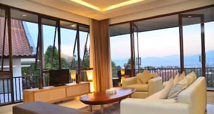 Oyama City View 4BR Villa With a Private Pool