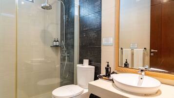 4 Bedrooms Villa with Private Pool | Bathroom | Shower, free toiletries, hair dryer, slippers