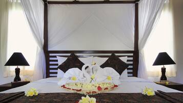 Deluxe-huone | Tallelokero huoneessa, ilmainen Wi-Fi