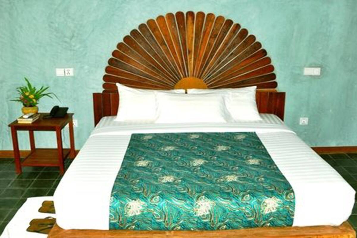 Fragrant Rice Double Luxury Suite | Minibar, in-room safe, desk, iron/ironing board